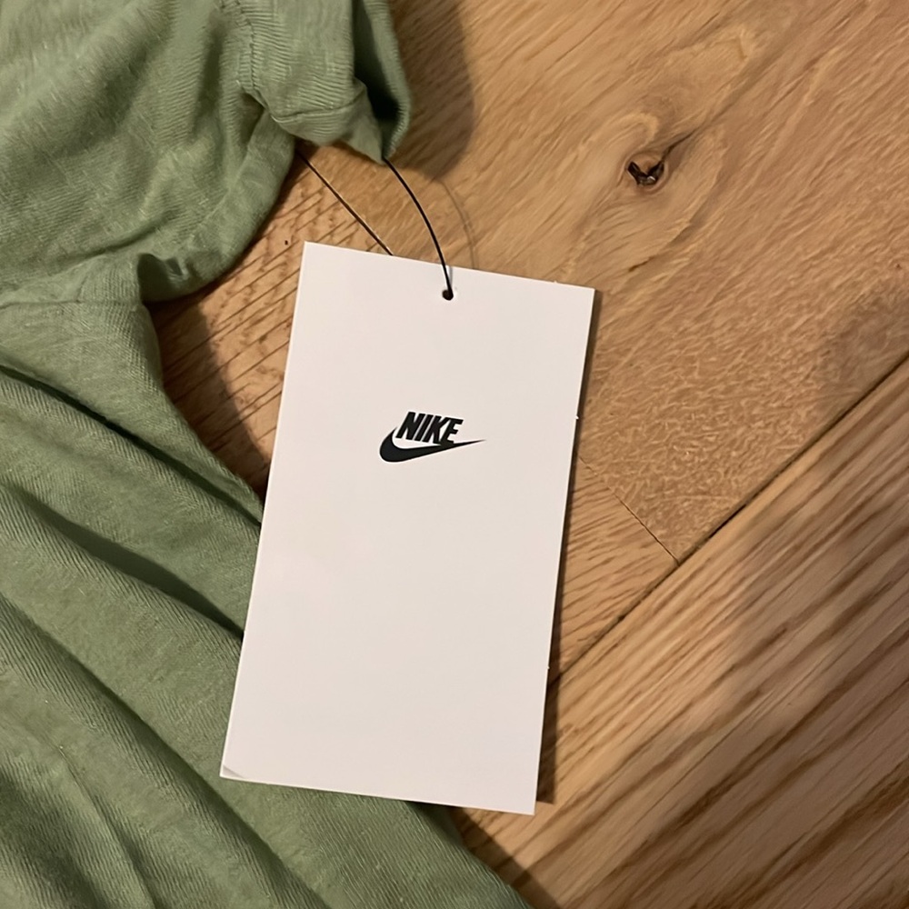 Nike Tee! - Picture 3 of 4